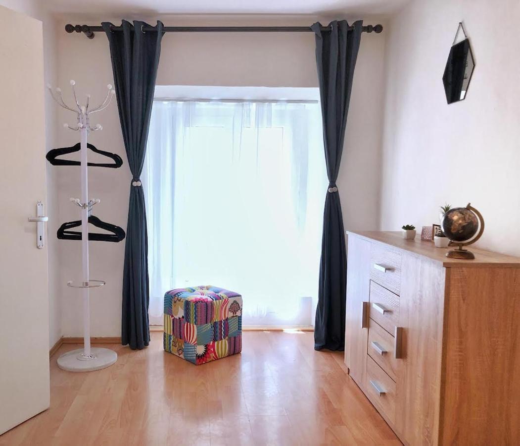 1Br Apartment On The Most Beautiful Street In Ljubljana Center Esterno foto